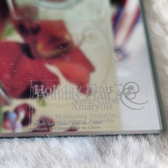 Amaryllis Tealight Glass Mirror Ornament - Picture 4 of 13